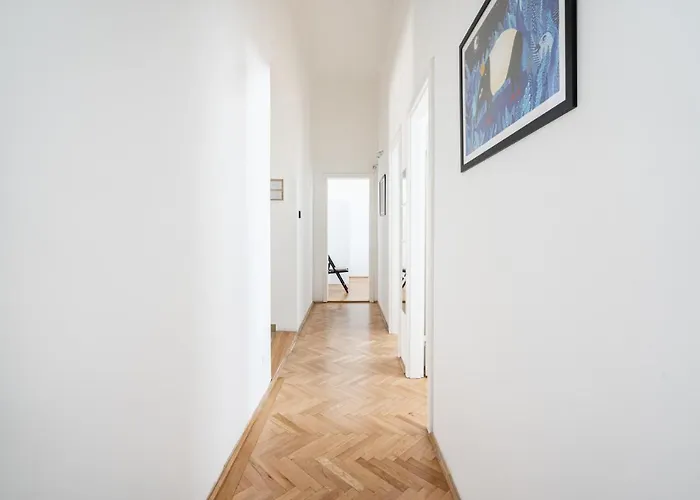 Sunny Colors بودابست