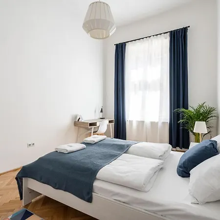 Sunny Colors * Budapešť